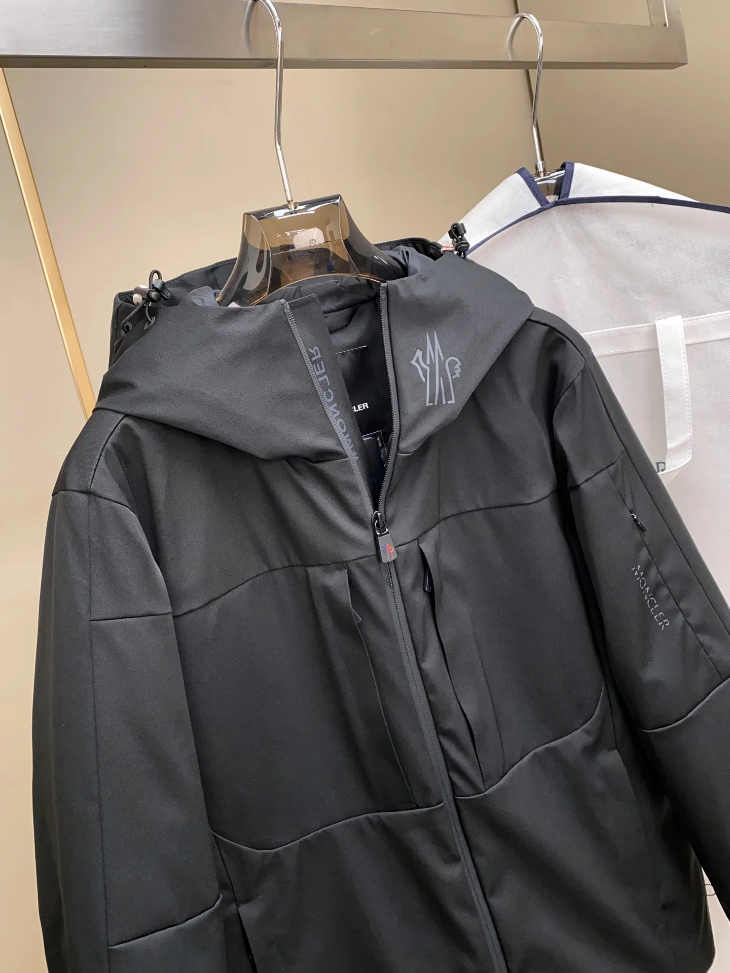 Men's Jackets And Down Jackets MONCLER 18029284
