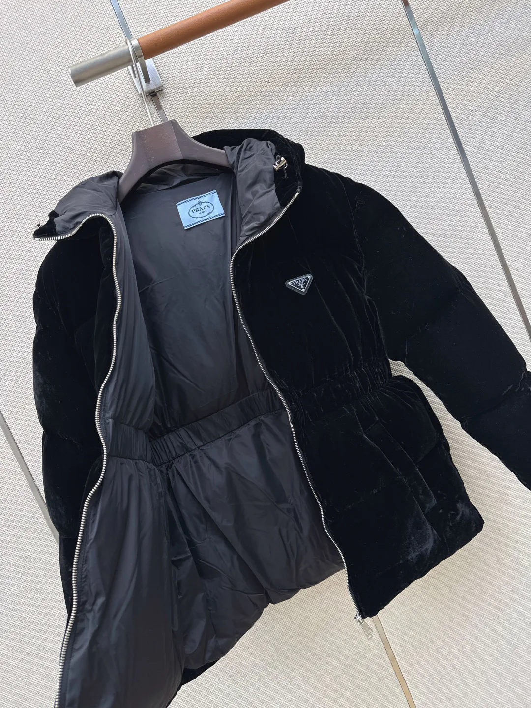 Куртки И Пуховики Женские Prada 18605807