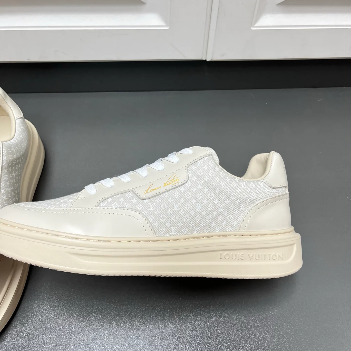 Men's Sneakers LOUIS VUITTON 18500174
