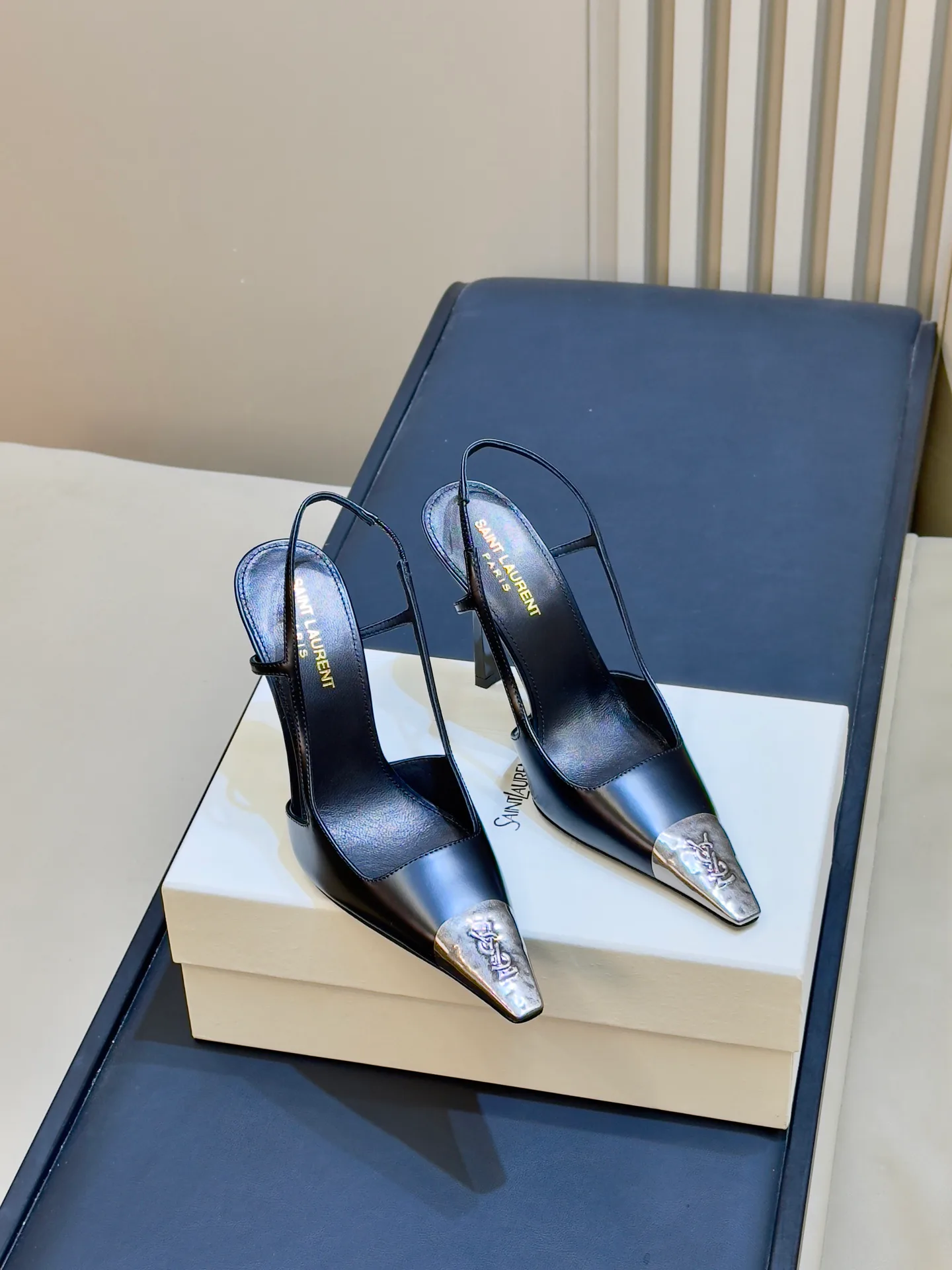 Women's Heels SAINT LAURENT 18073501