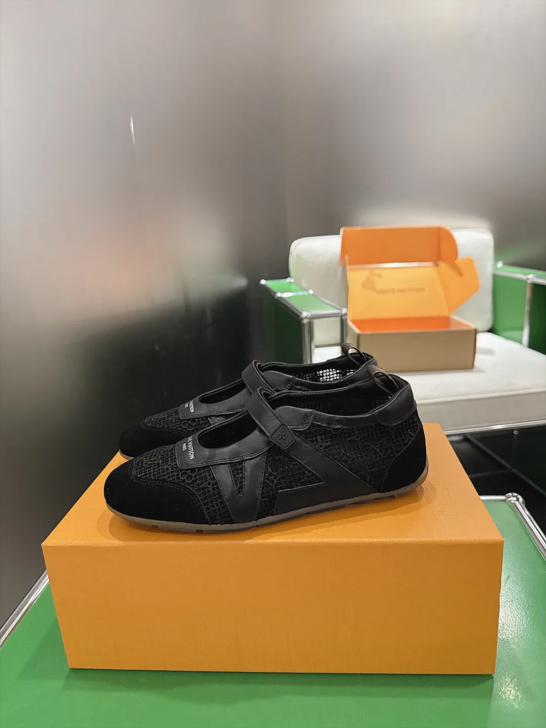 Women's Sneakers LOUIS VUITTON 18152831