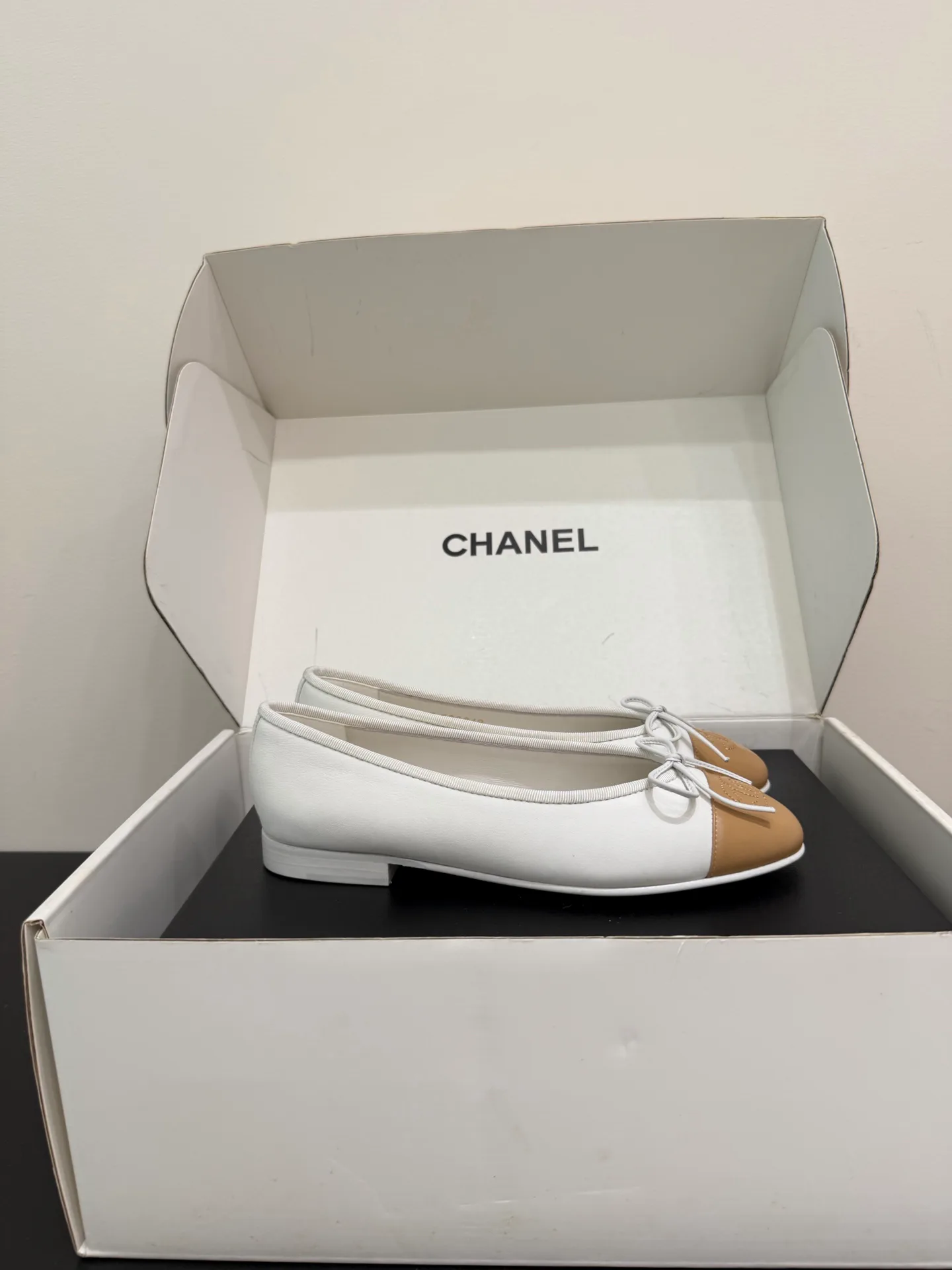 Women's Ballet Flats CHANEL 18080135