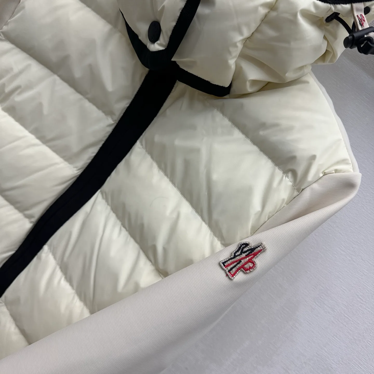 Куртки И Пуховики Женские Moncler 18555764