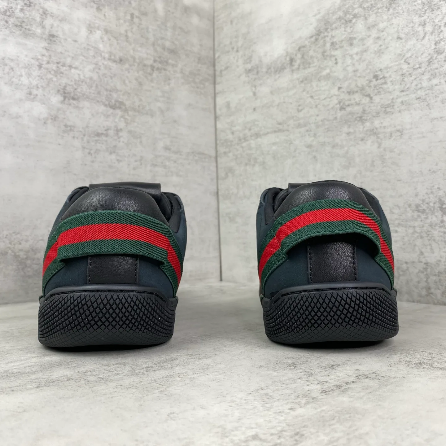 Women's Sneakers GUCCI 18437400