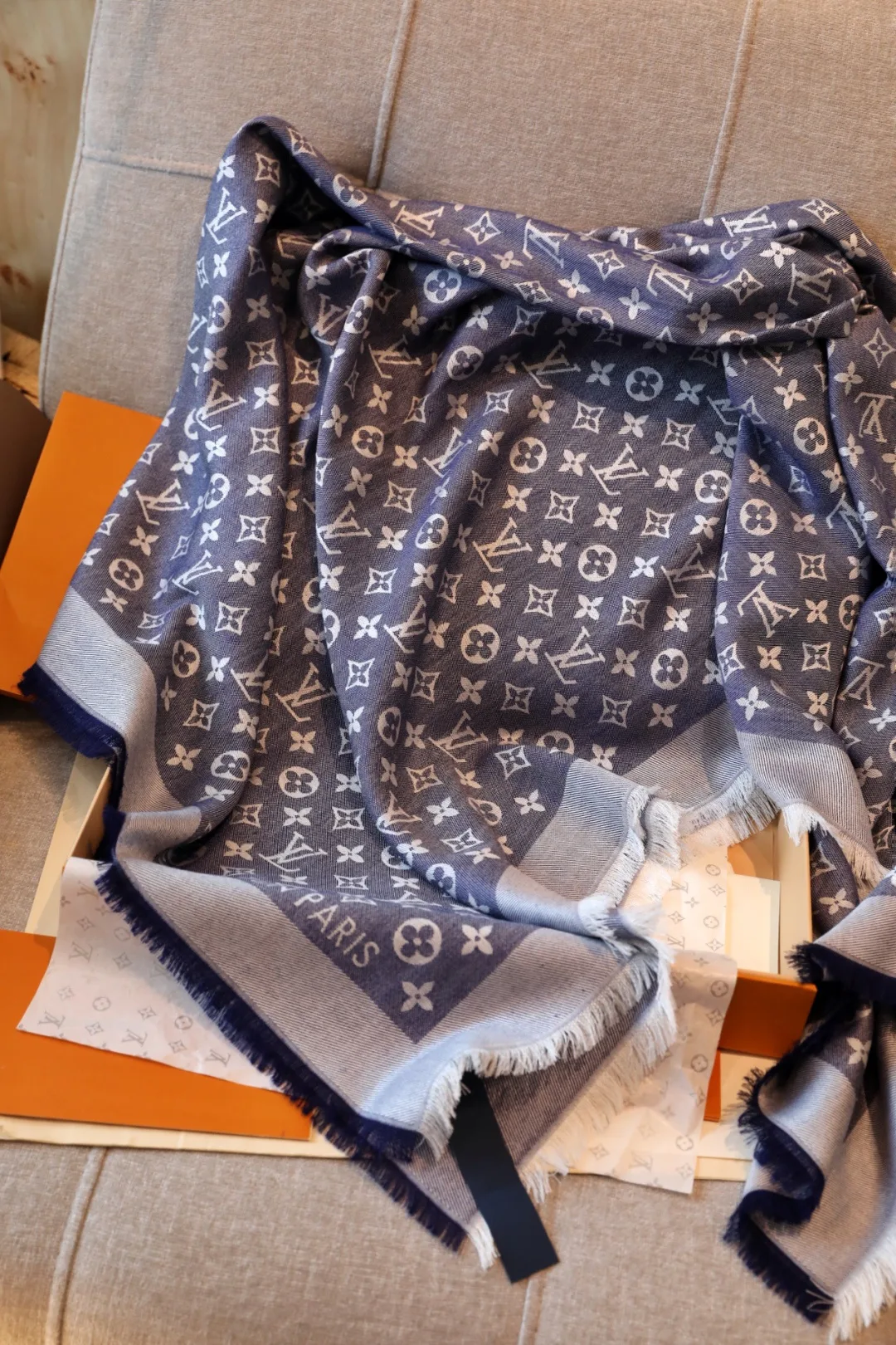 Scarves LOUIS VUITTON 17991826