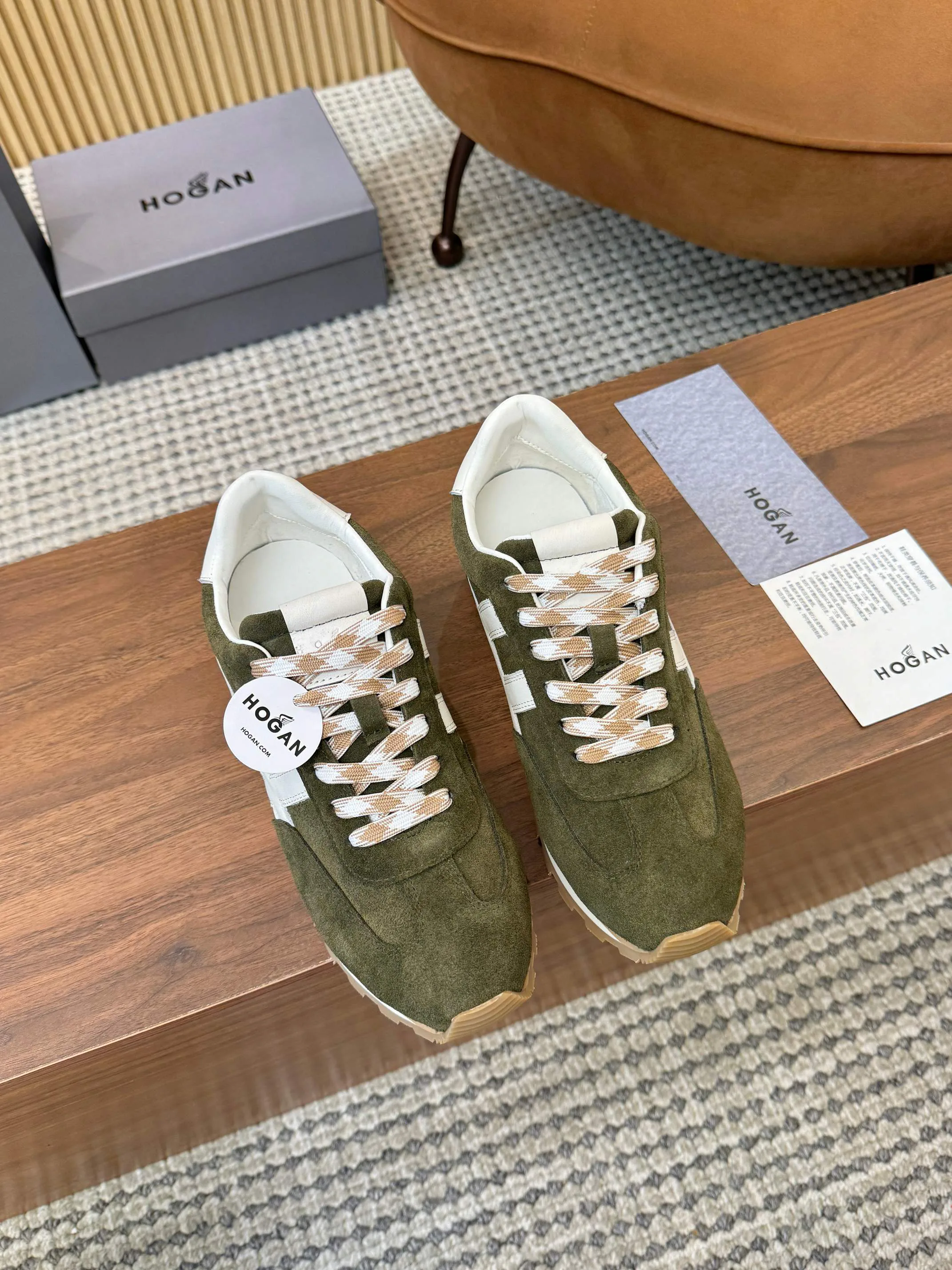 Women's Sneakers HOGAN 17827640