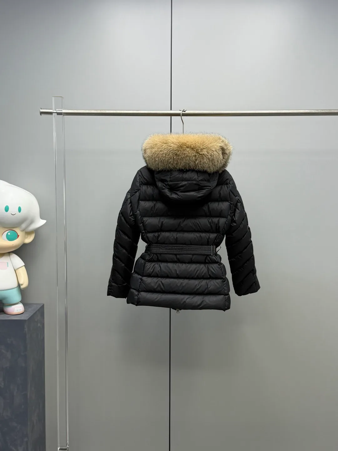 Women's Jackets And Down Jackets MONCLER 18111806