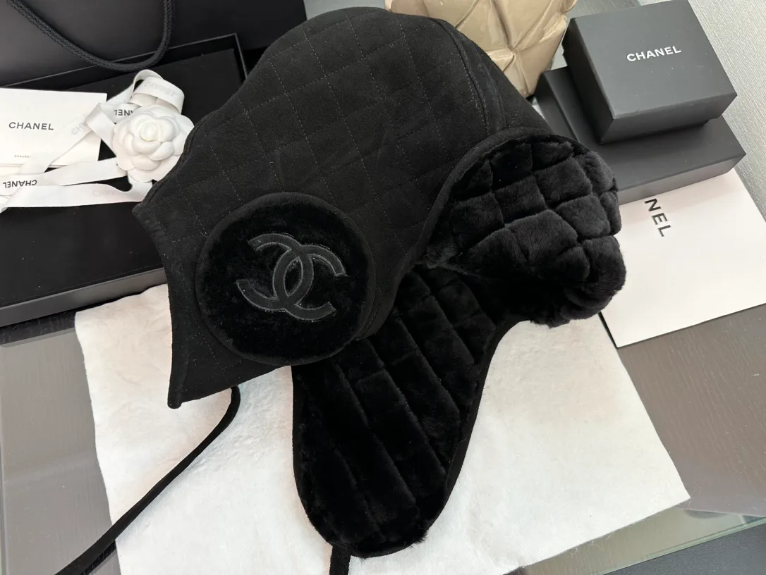 Hats CHANEL 18347668