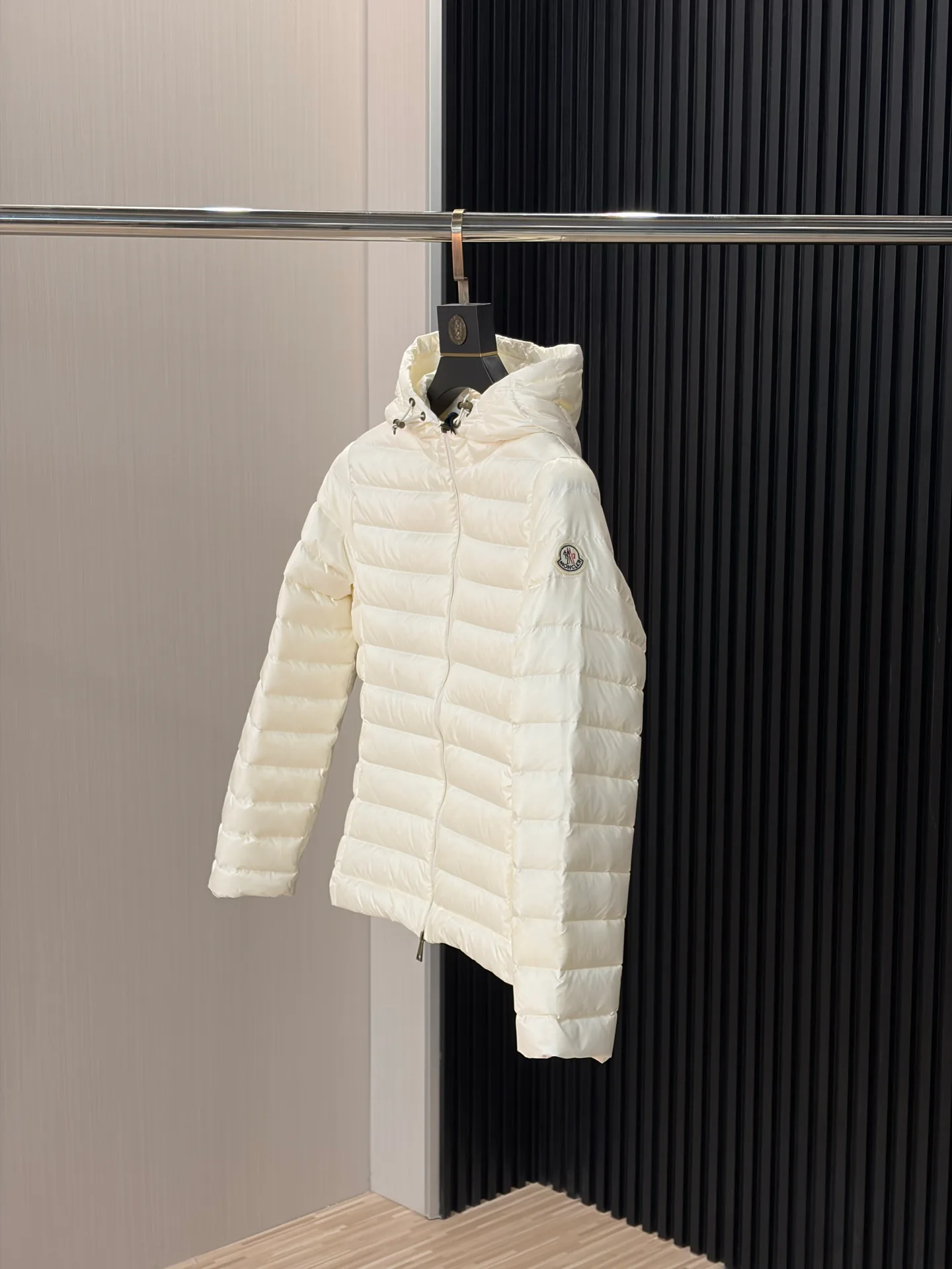 Men's Jackets And Down Jackets MONCLER 18231136