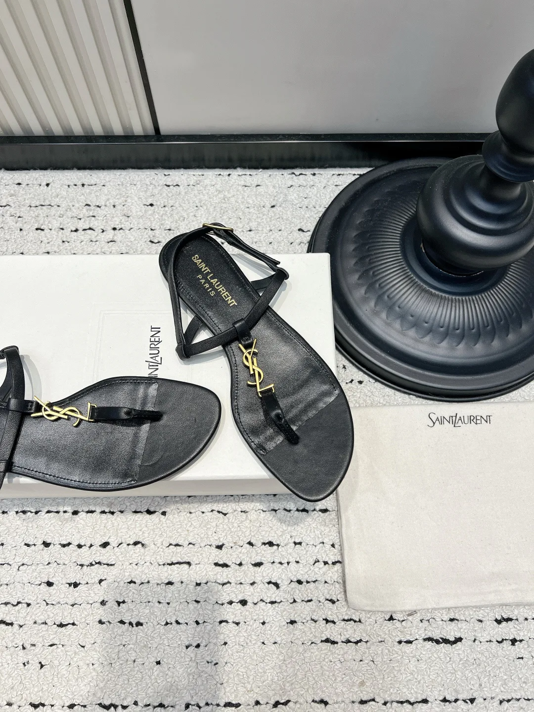 Women's Flip-Flops SAINT LAURENT 17578042