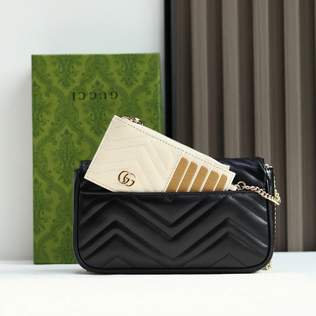 Women's Classic Handbags GUCCI 17947947
