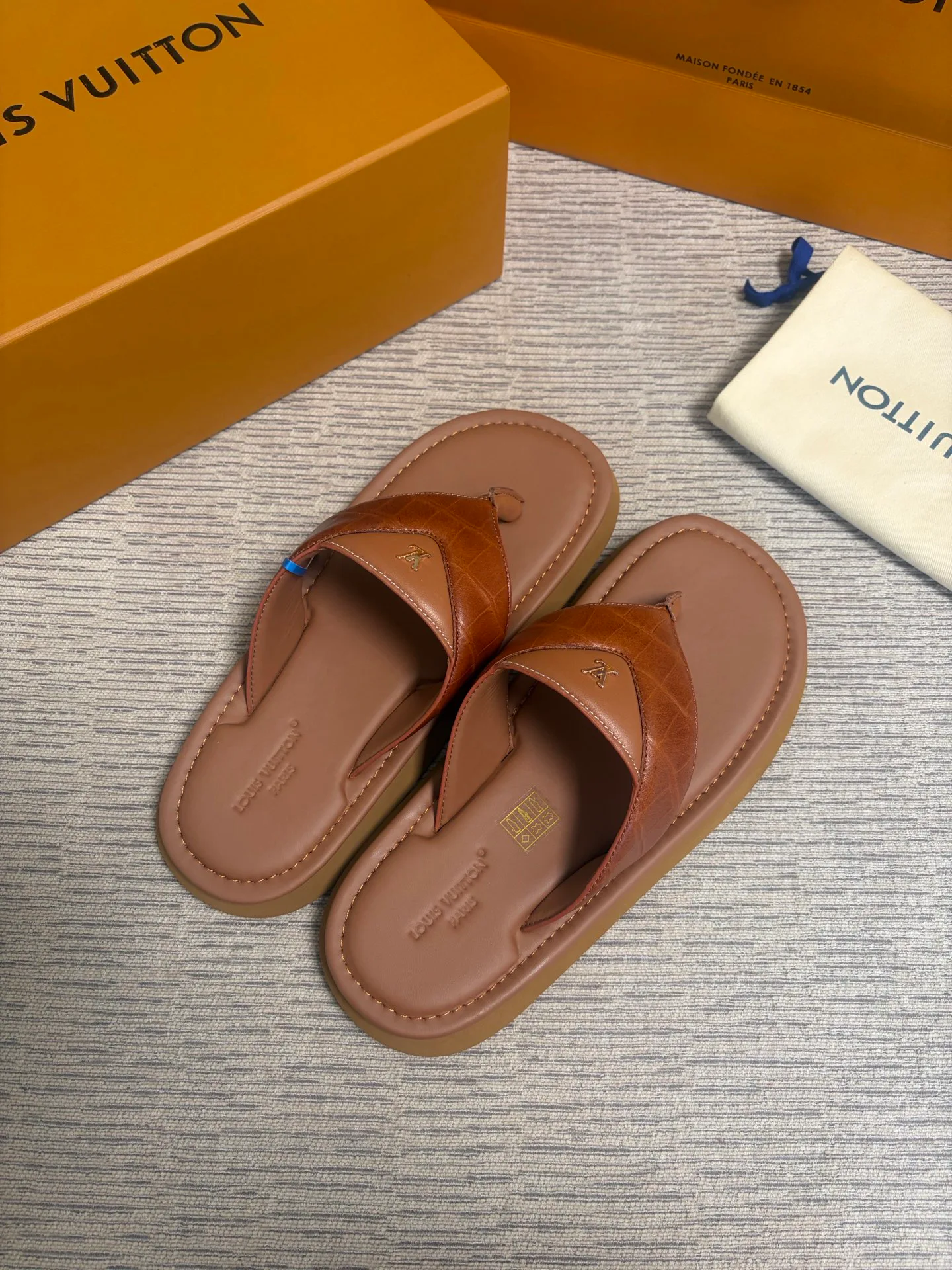 Men's Flip-Flops LOUIS VUITTON 17530573