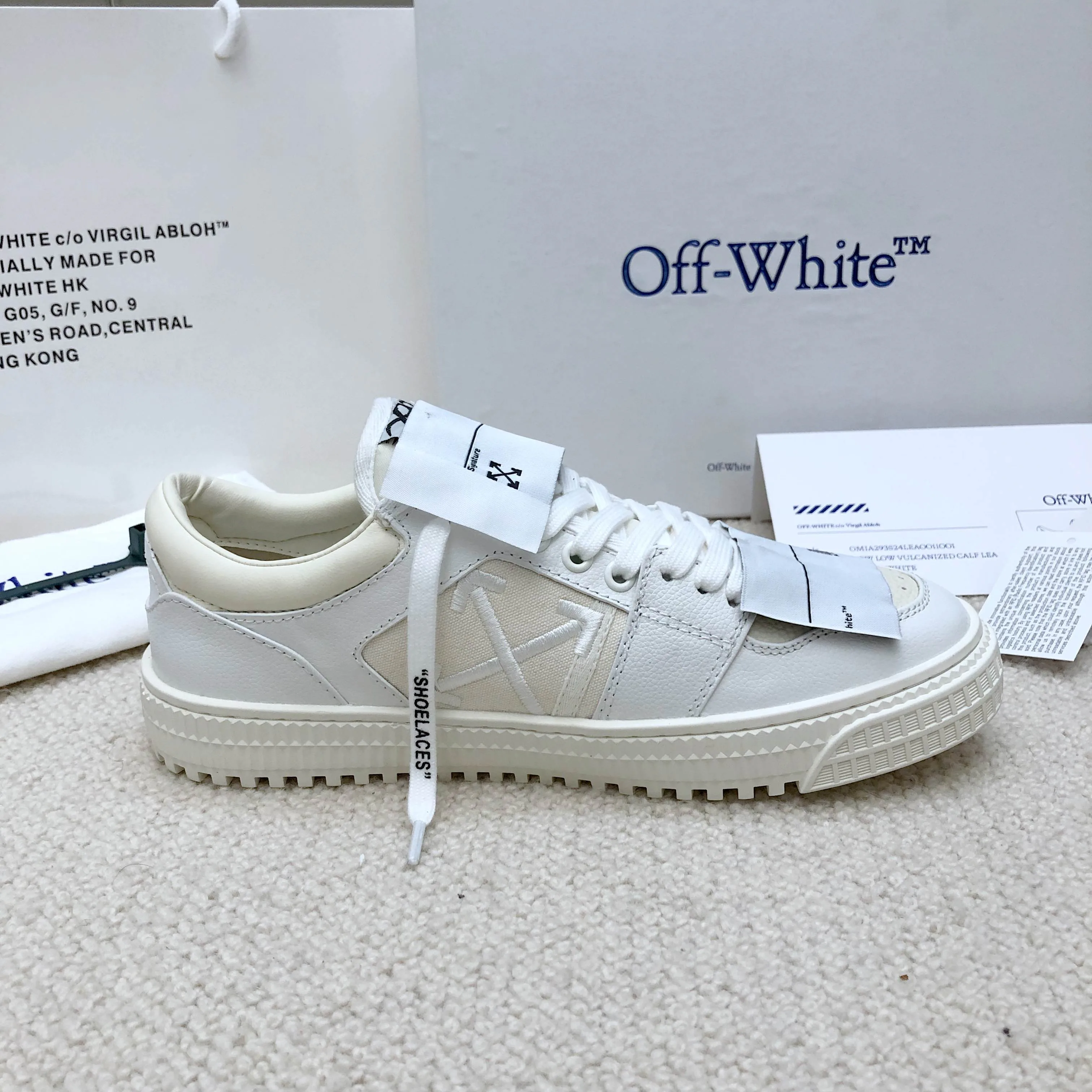 Women's Sneakers OFF-WHITE 18158683