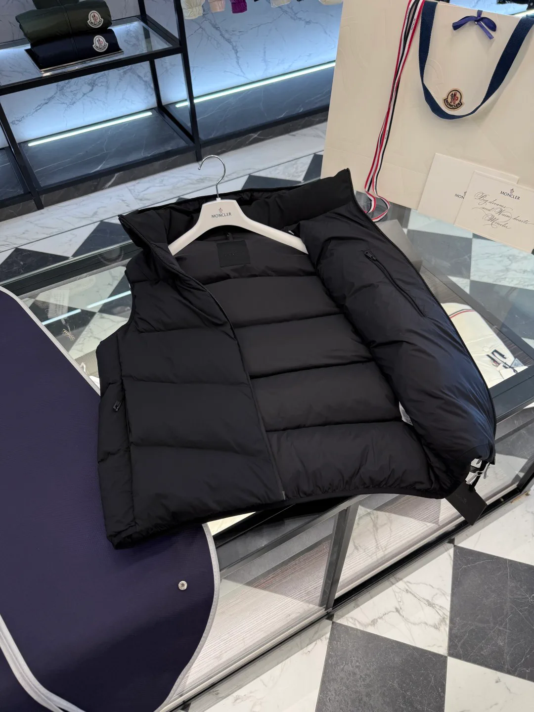 Men's Vests MONCLER 18007723