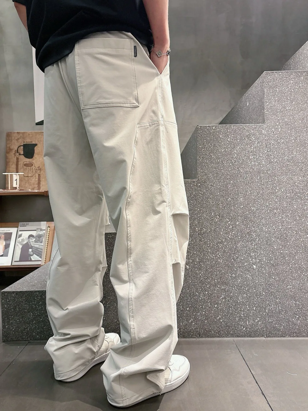 Men's Trousers BALENCIAGA 17810704