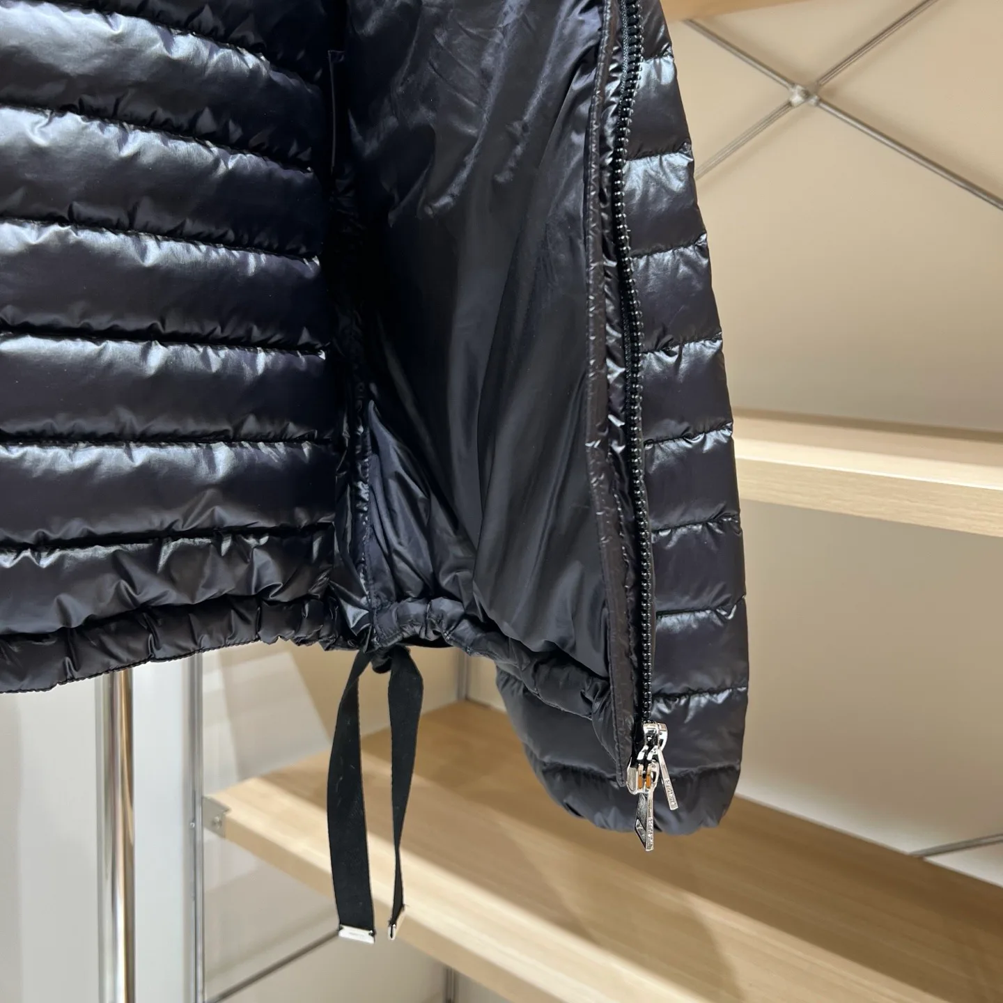 Women's Jackets And Down Jackets MONCLER 17812072