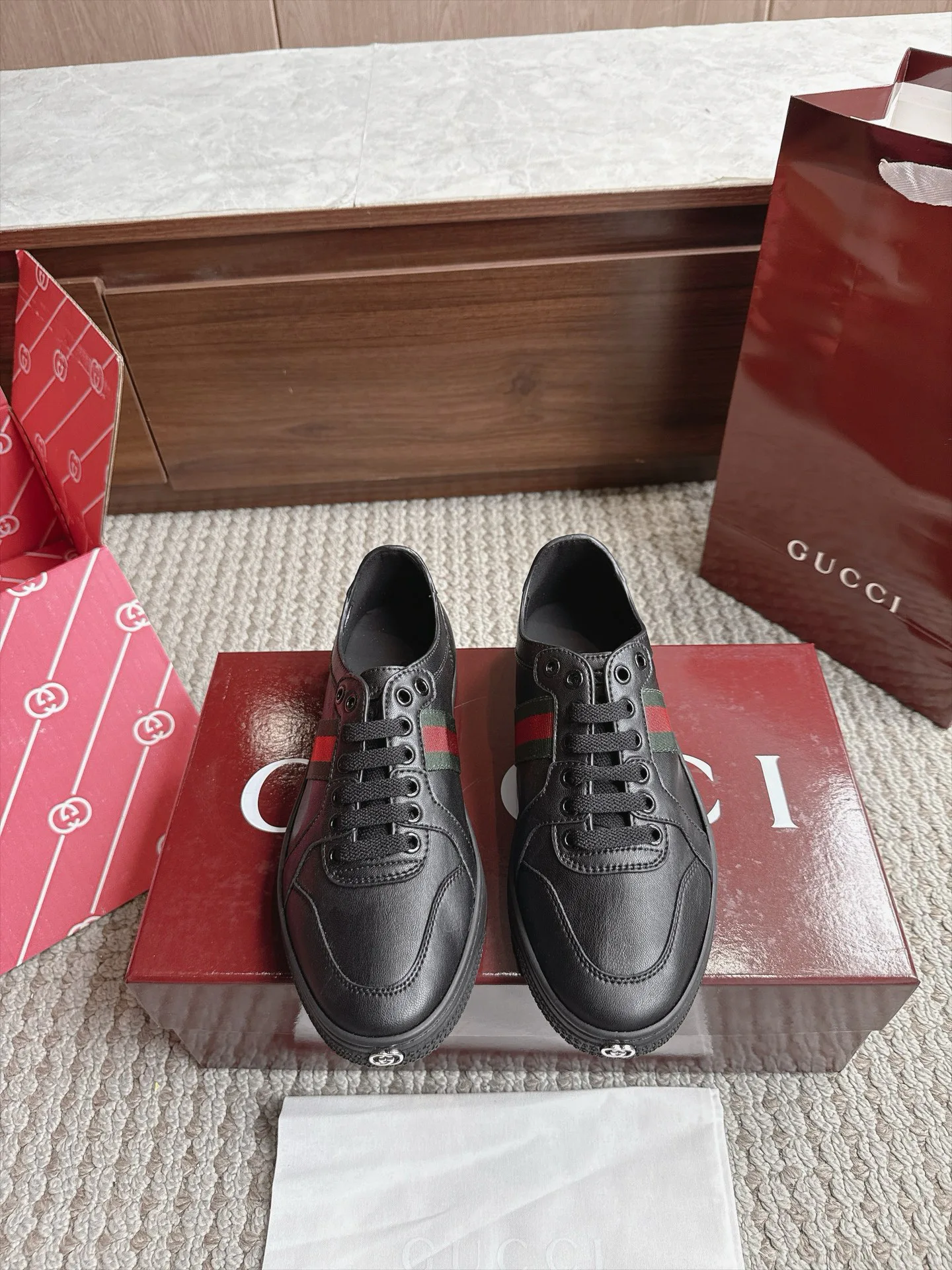 Women's Sneakers GUCCI 17866806