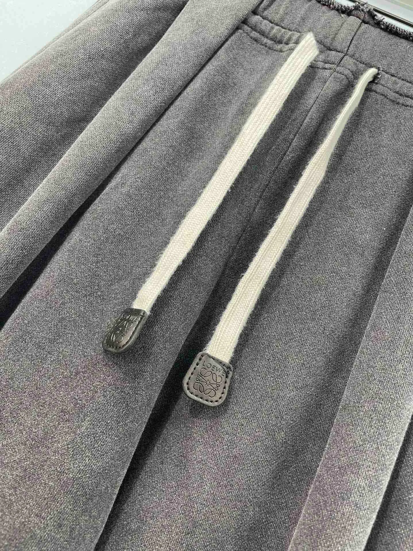 Women's Trousers LOEWE 18151855