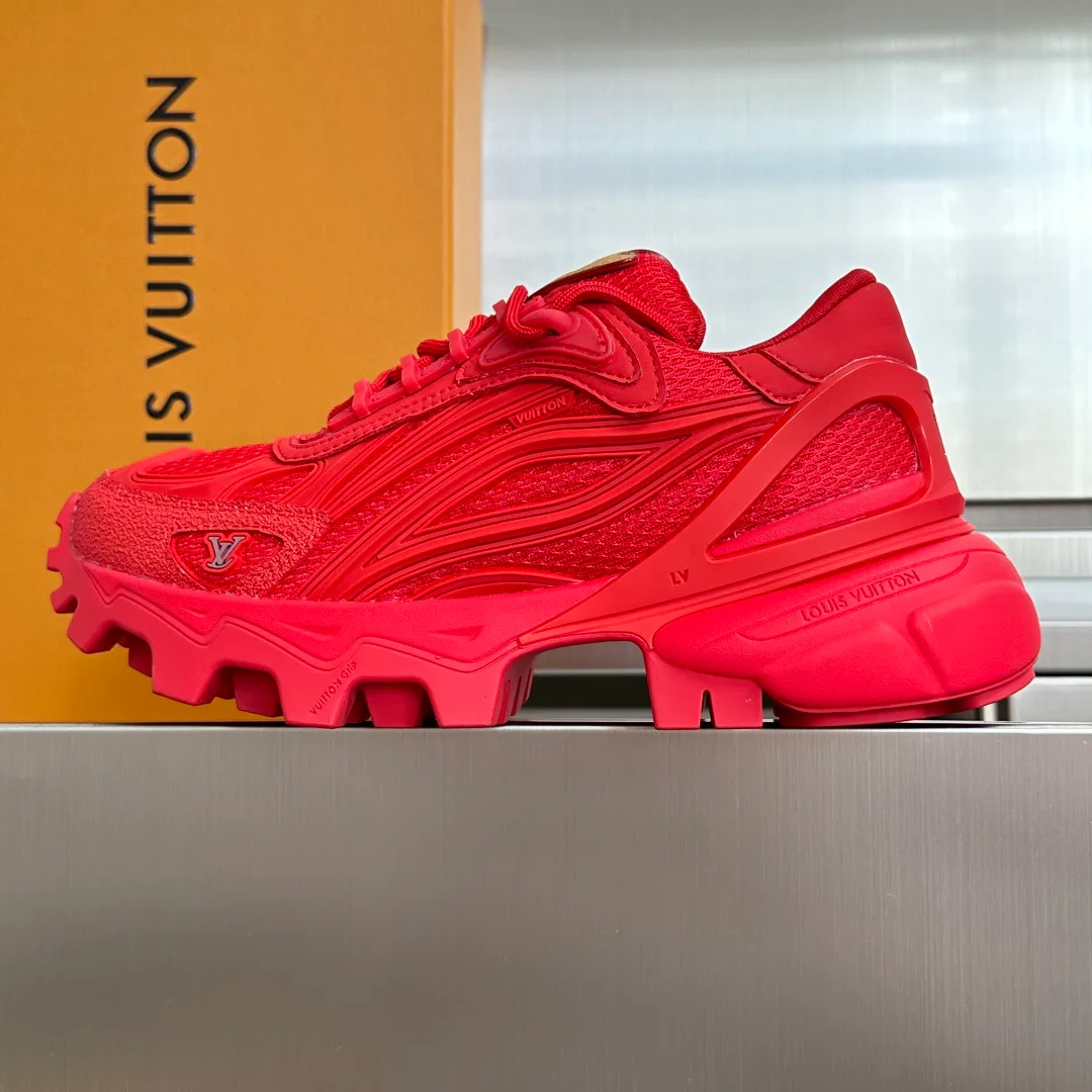 Women's Sneakers LOUIS VUITTON 17950395