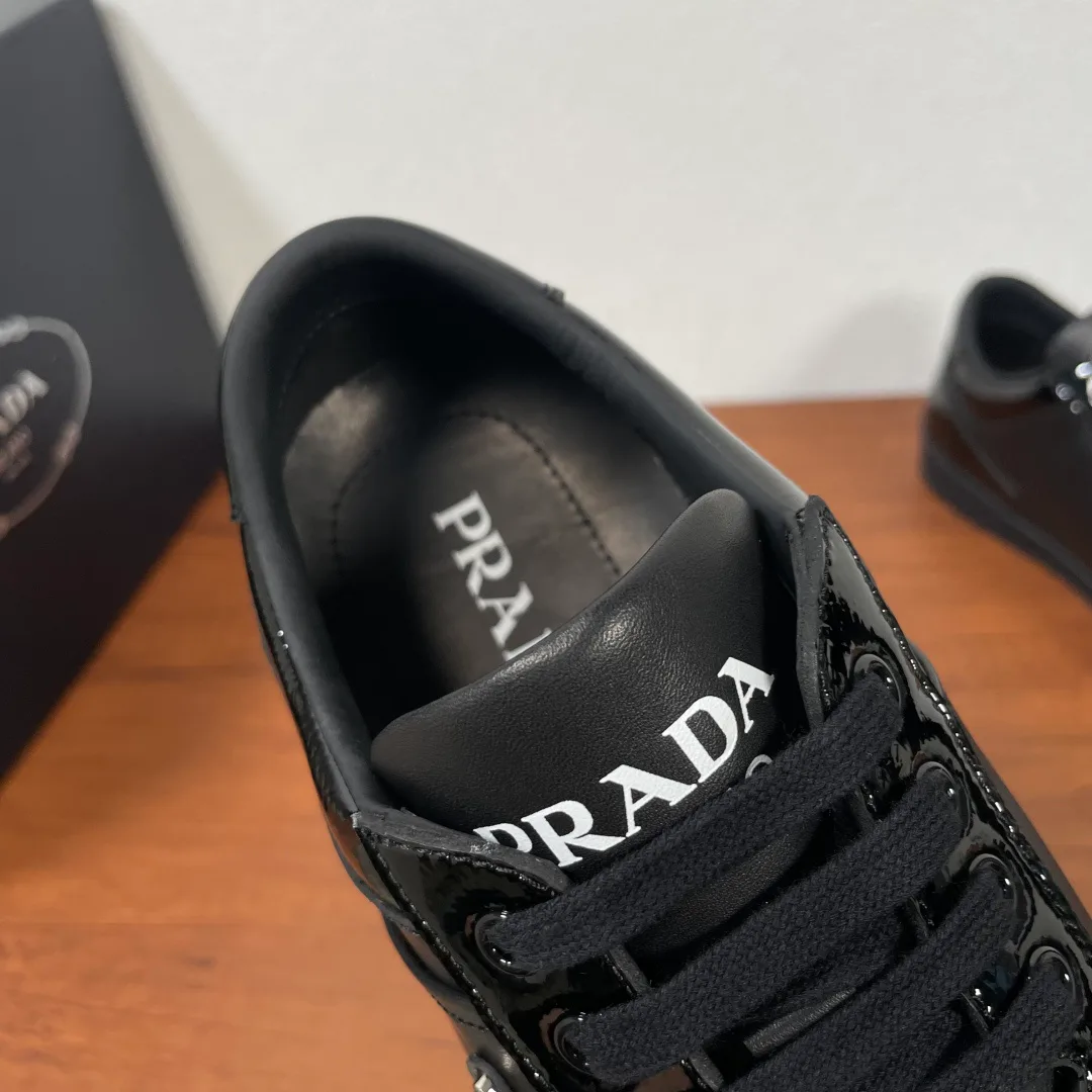 Men's Sneakers PRADA 18197805