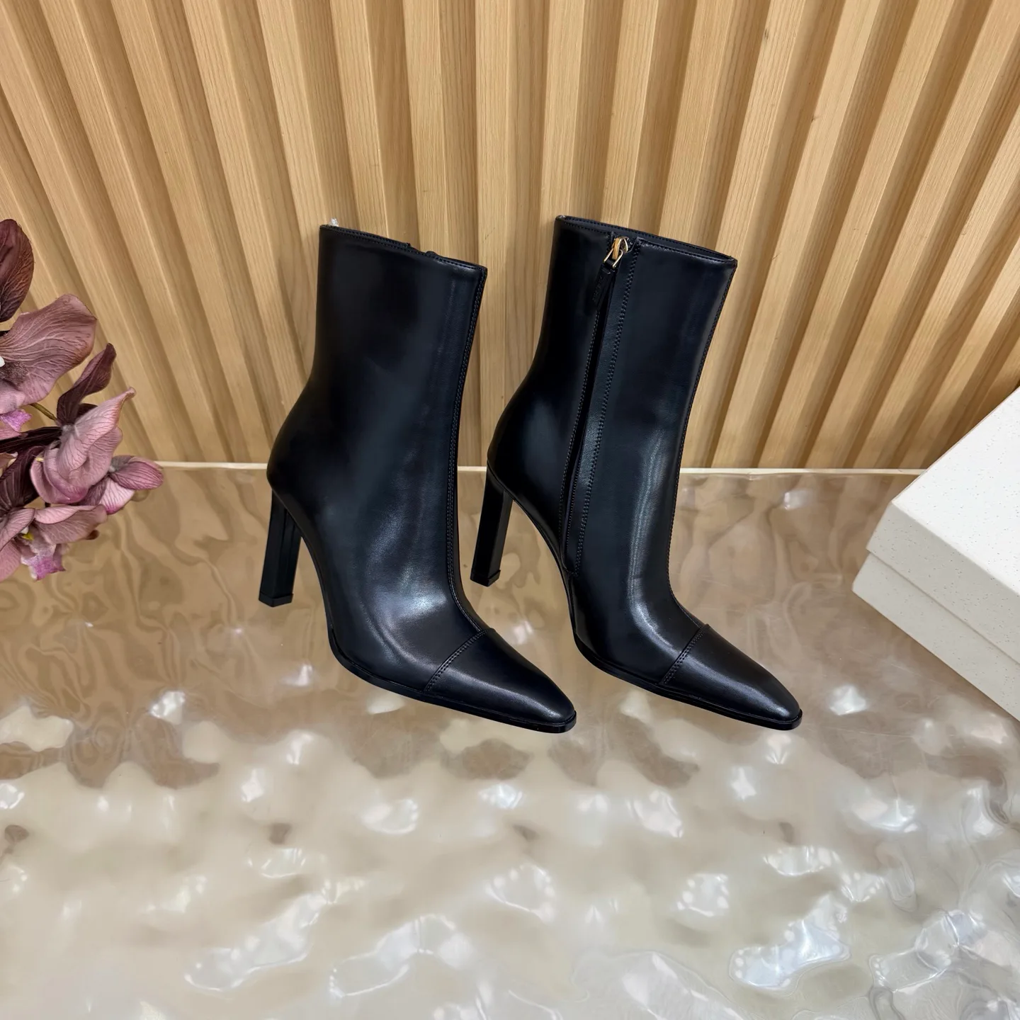 Women's Booties SAINT LAURENT 18508927