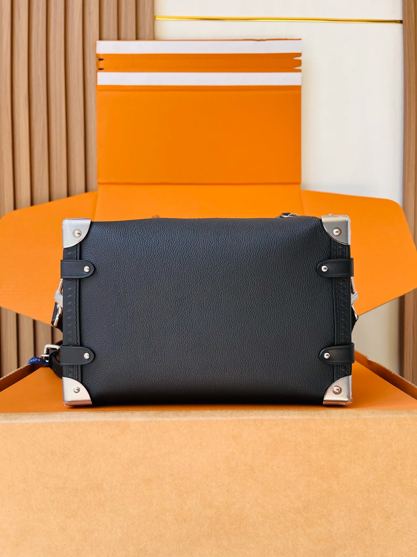 Women's Classic Handbags LOUIS VUITTON 17864846