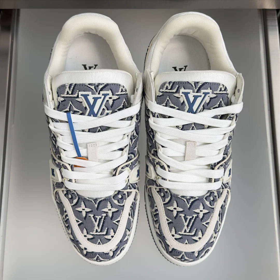 Women's Sneakers LOUIS VUITTON 17772025