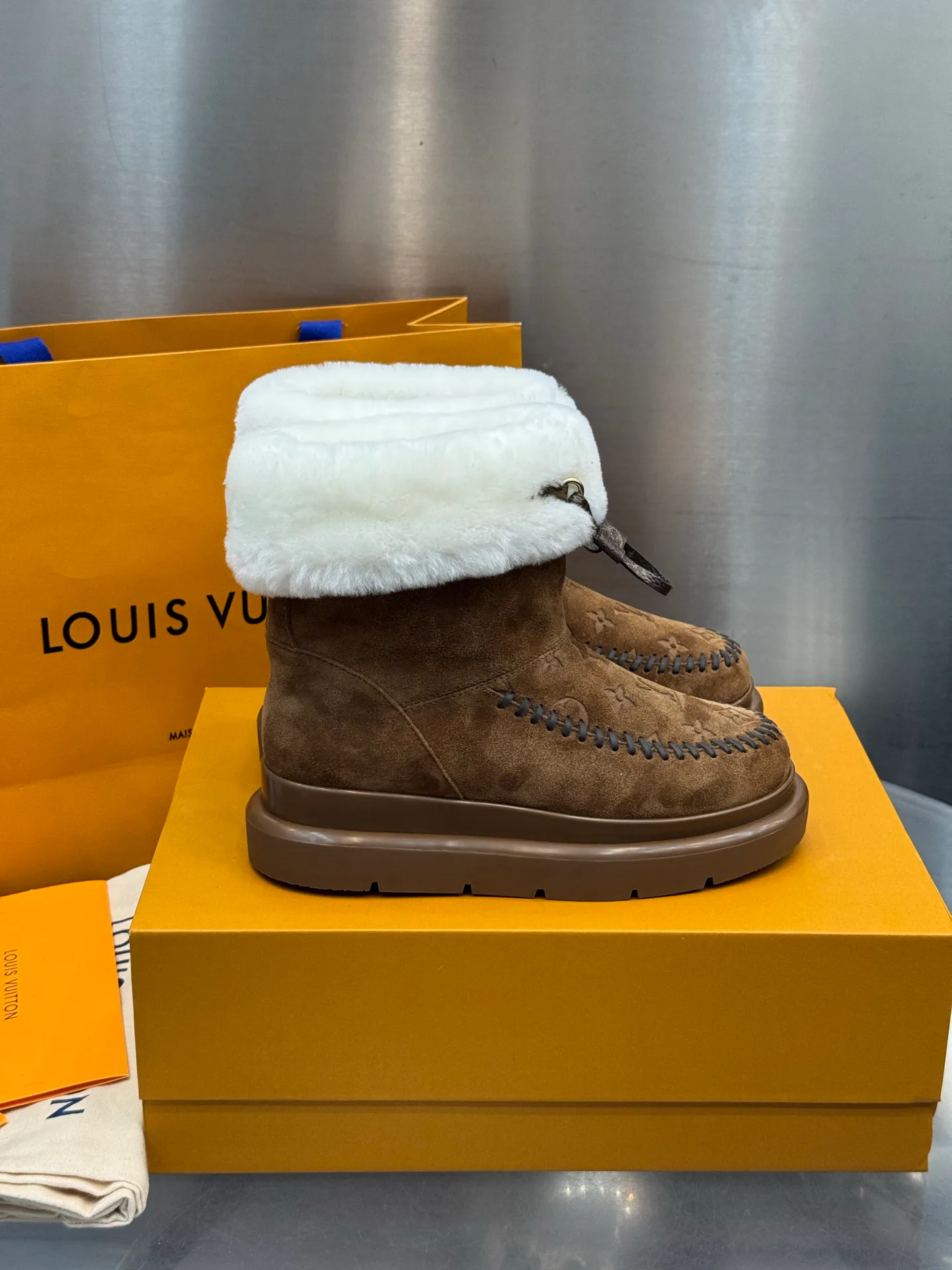 Women's Ugg Boots LOUIS VUITTON 18202485