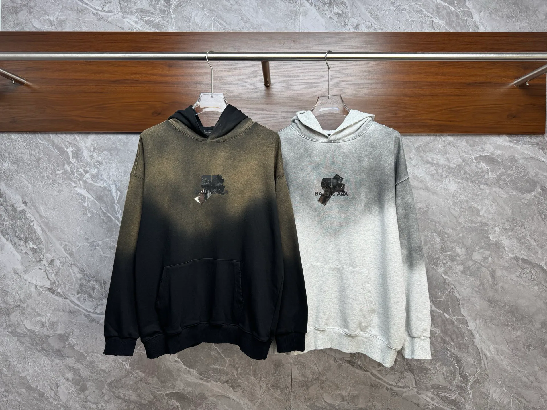 Women's Sweatshirts And Hoodies BALENCIAGA 18182347