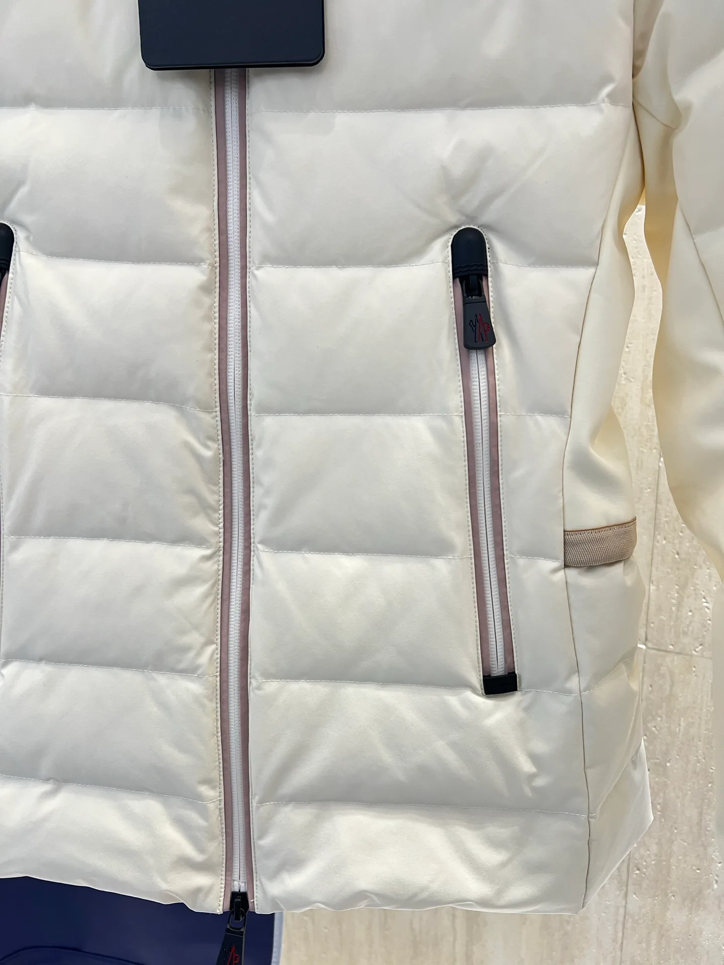 Men's Jackets And Down Jackets MONCLER 18231582