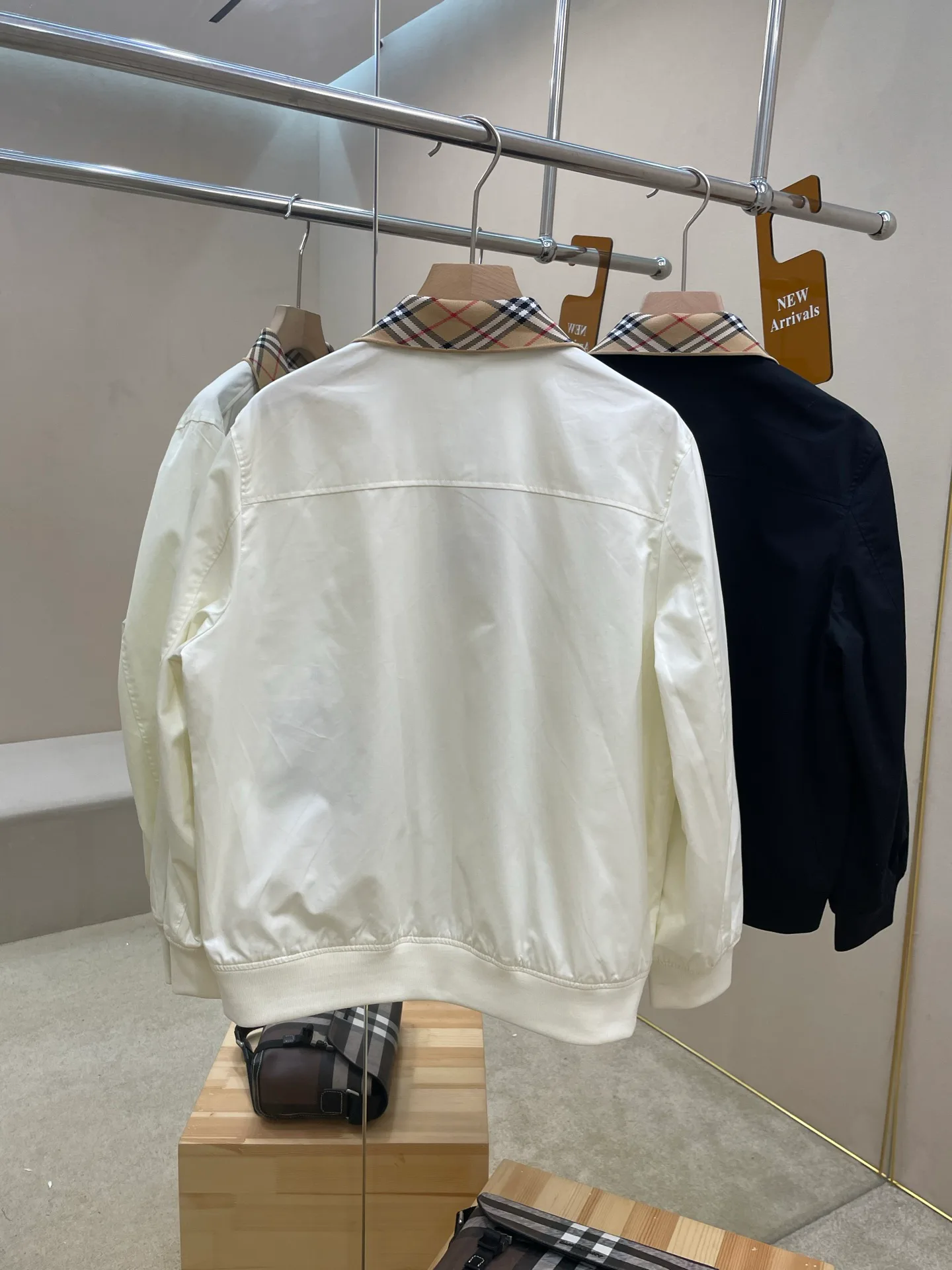 Men's Jackets And Down Jackets BURBERRY 18052747