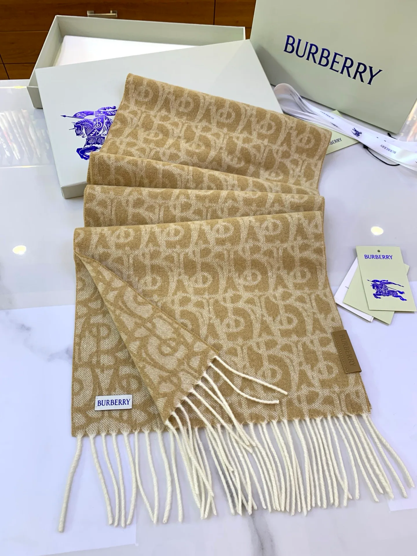Scarves BURBERRY 18039981