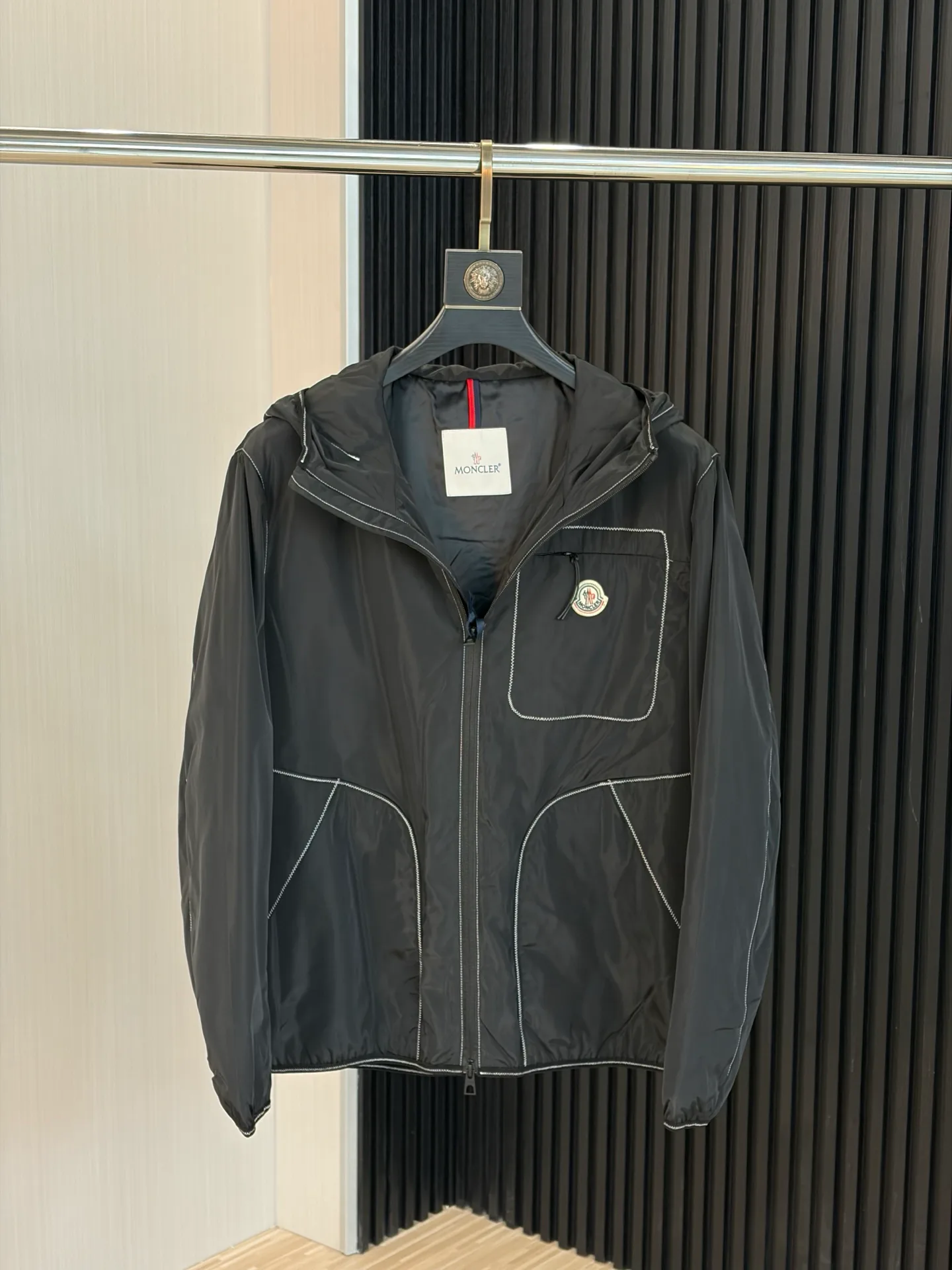Men's Jackets And Down Jackets MONCLER 18218448
