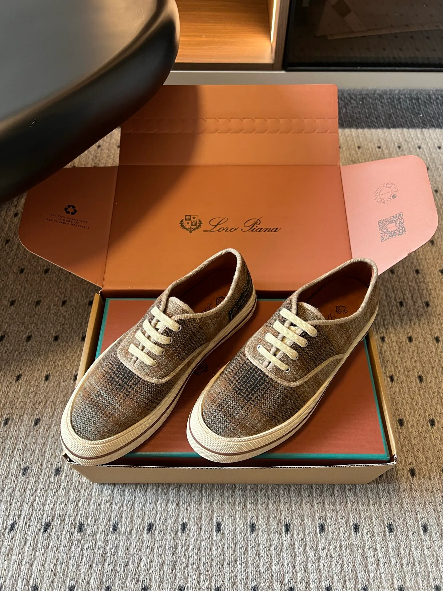 Women's Sneakers LORO PIANA 17942684