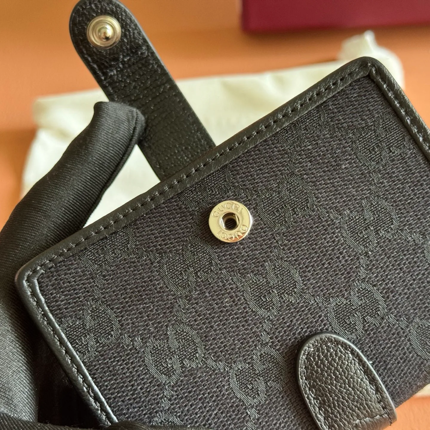 Women's Clutches GUCCI 17947902