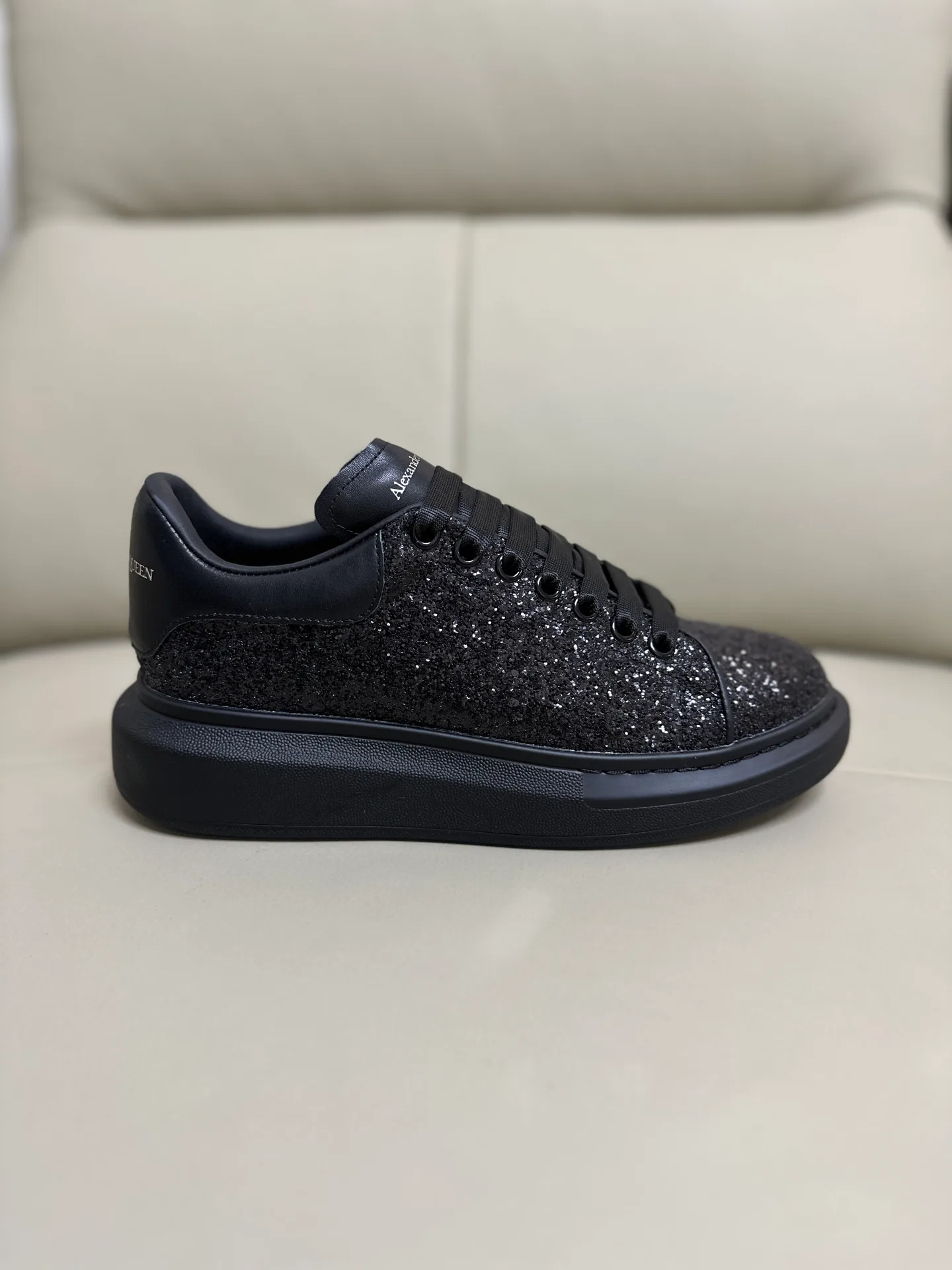Кроссовки Женские Alexander Mcqueen 18616721
