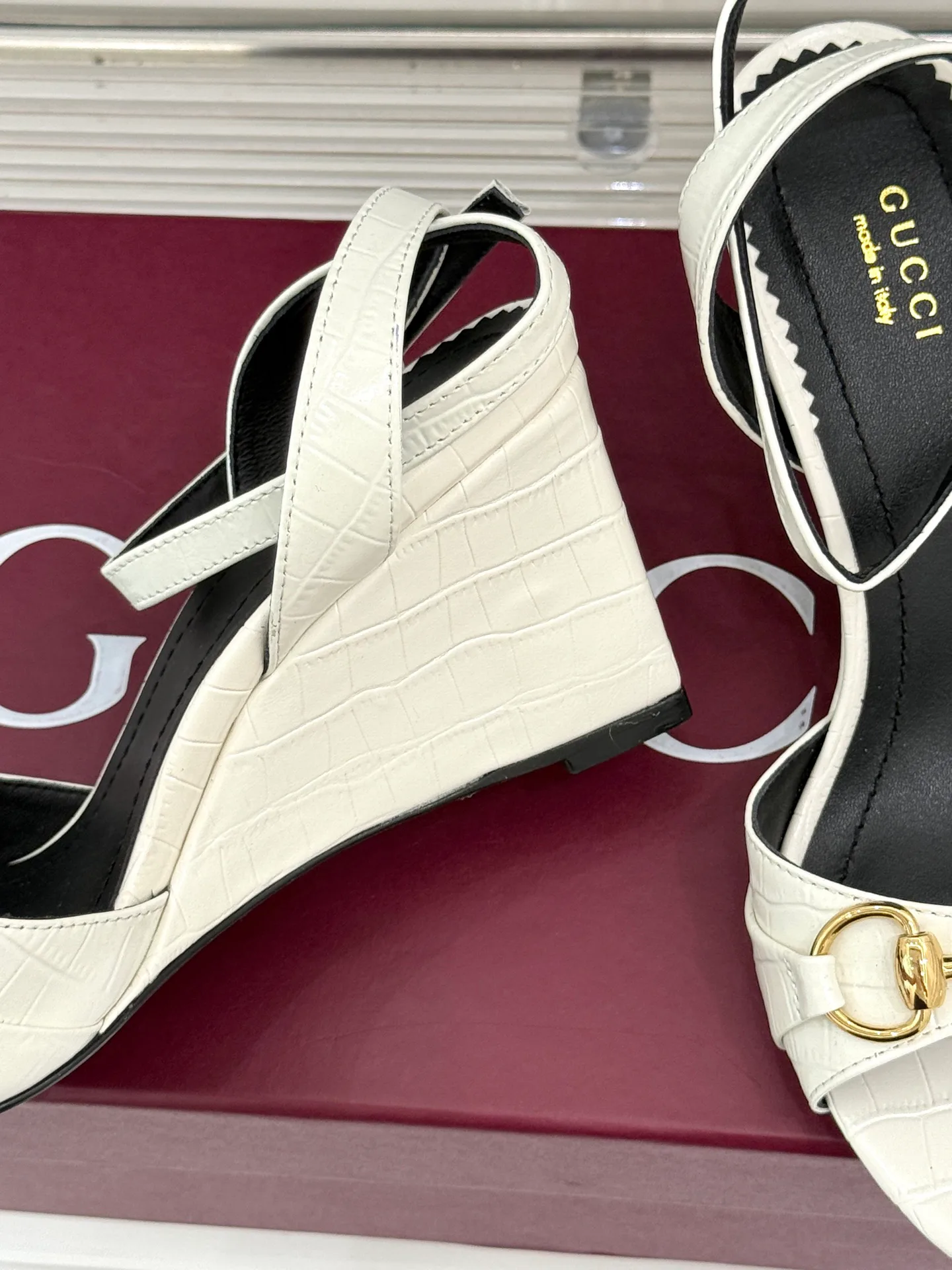 Women's Open-Toe Sandals GUCCI 18034503