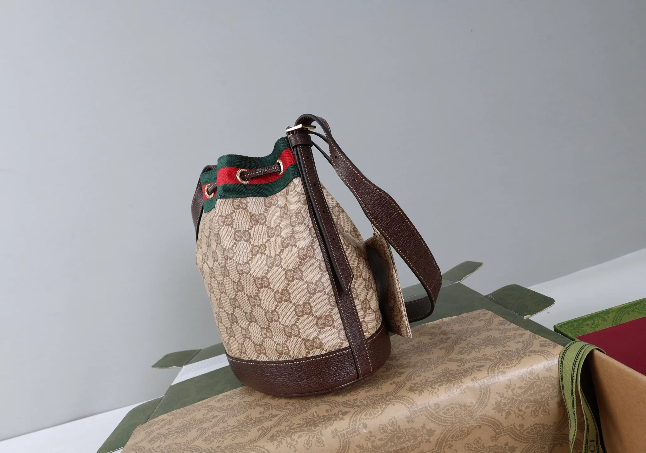 Women's Classic Handbags GUCCI 18065218