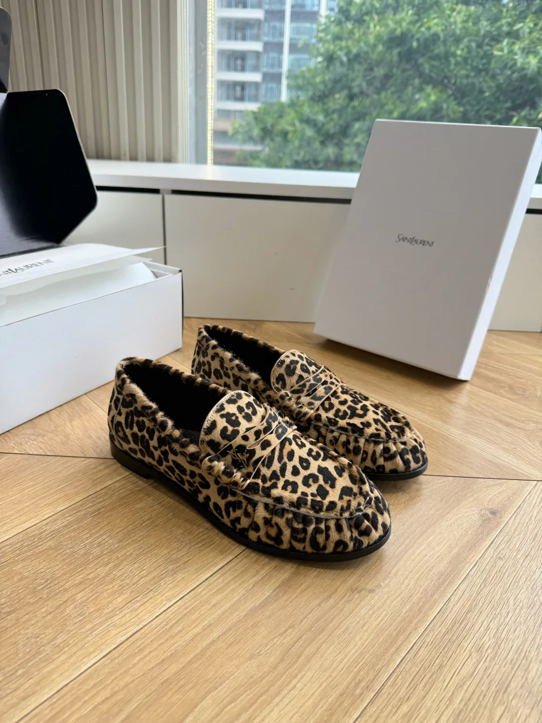 Men's Loafers And Dress Shoes SAINT LAURENT 17781560