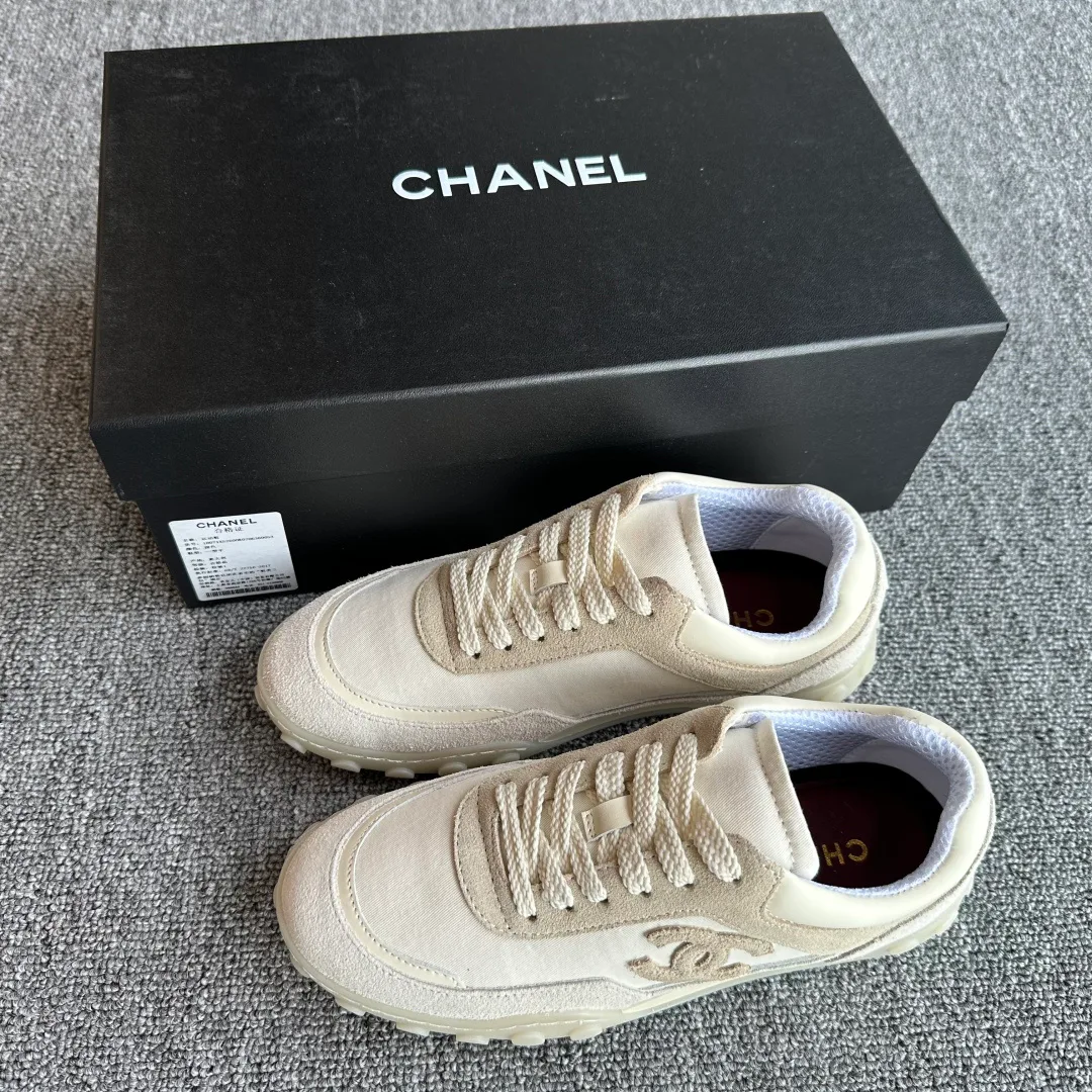 Women's Sneakers CHANEL 18494187