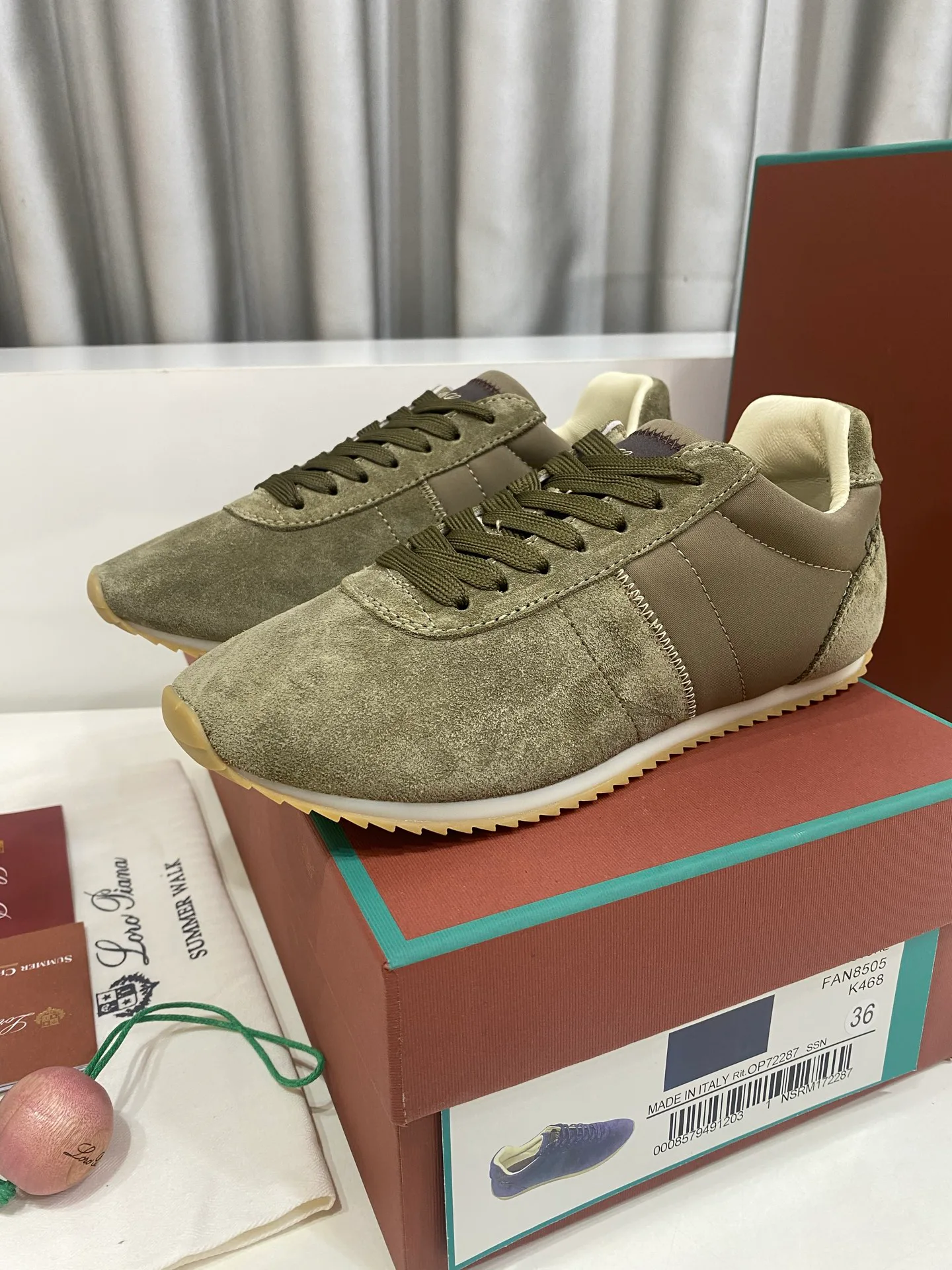 Women's Sneakers LORO PIANA 17485937