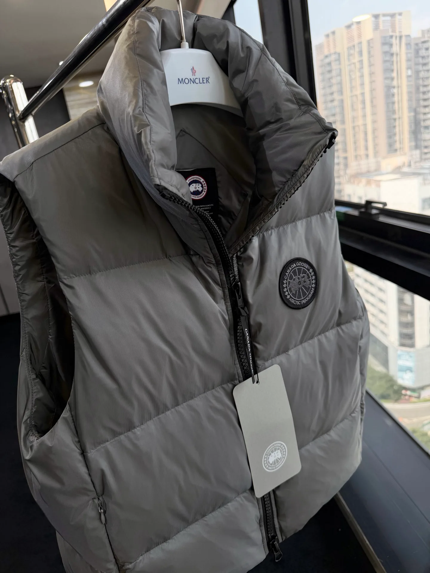 Women's Vests CANADA GOOSE 18336512