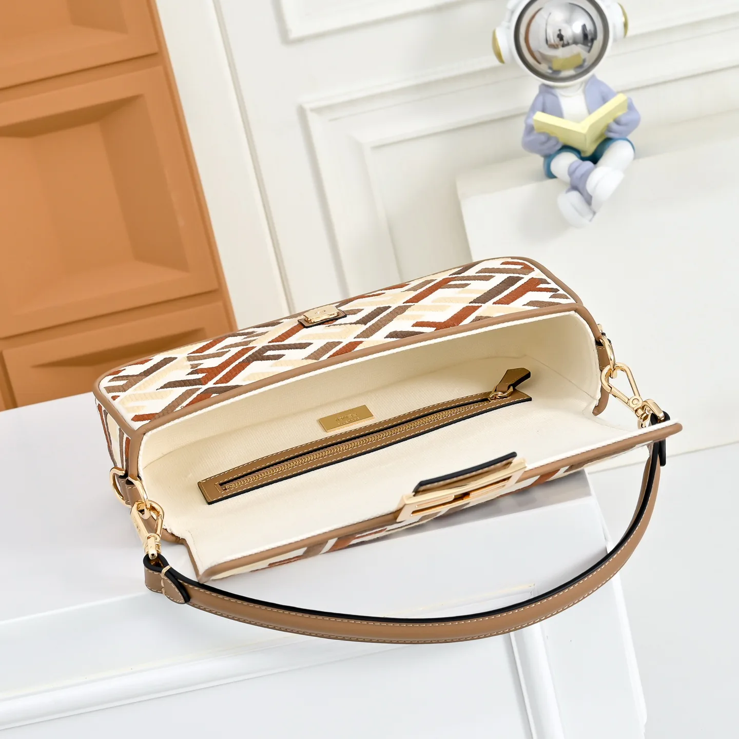 Women's Classic Handbags FENDI 18004258
