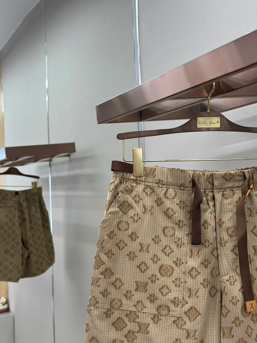 Men's Shorts LOUIS VUITTON 17468323