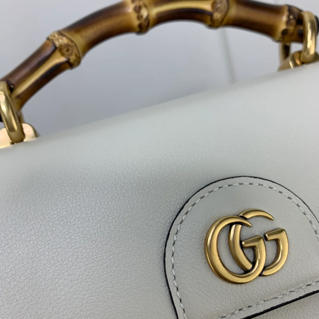 Women's Classic Handbags GUCCI 18262424