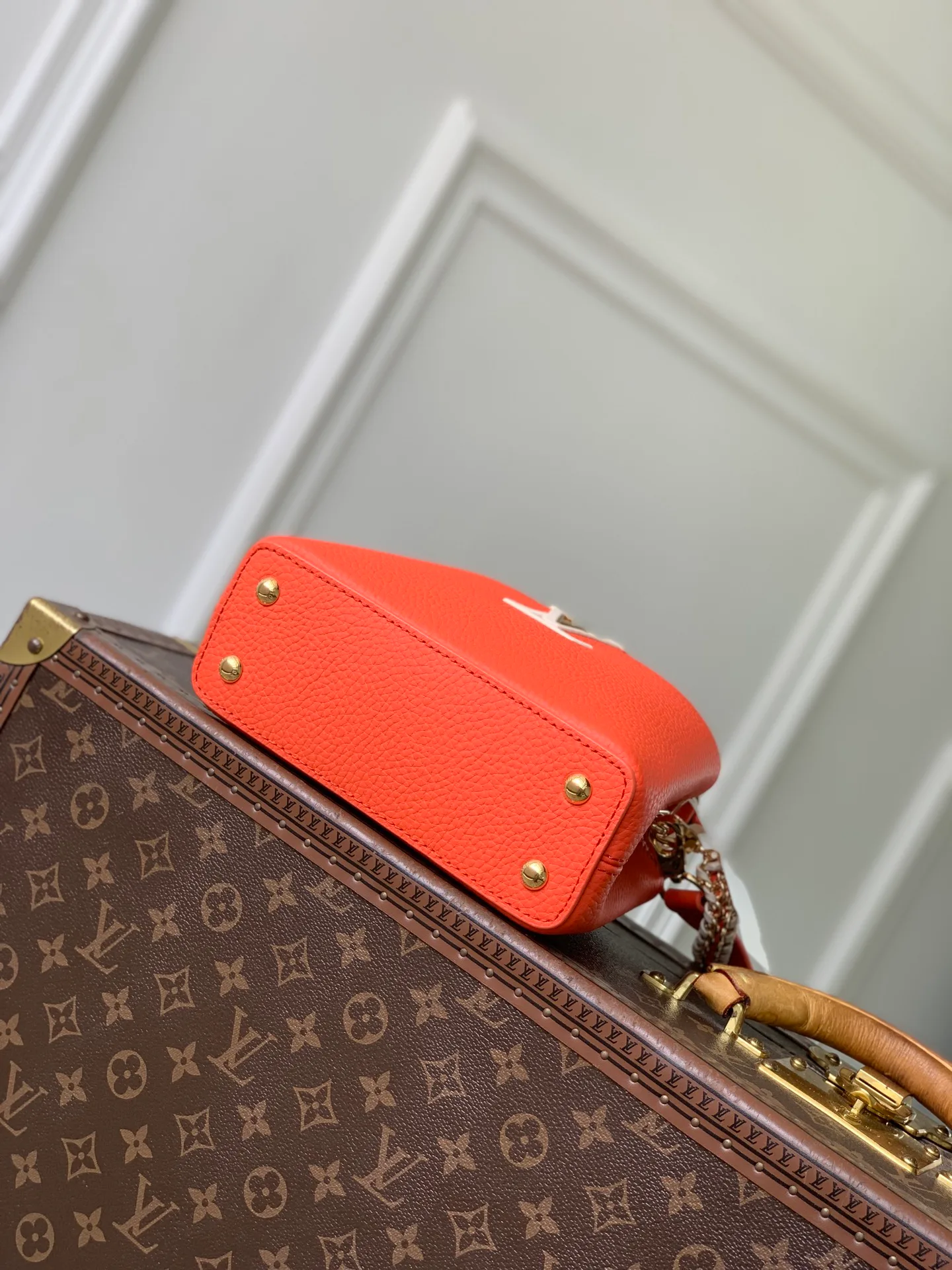 Women's Classic Handbags LOUIS VUITTON 18147582