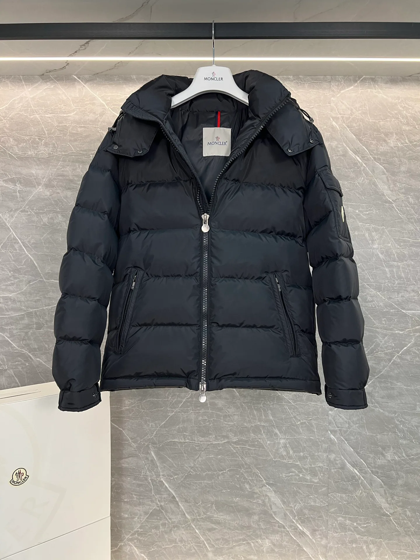 Куртки И Пуховики Мужские Moncler 18599876