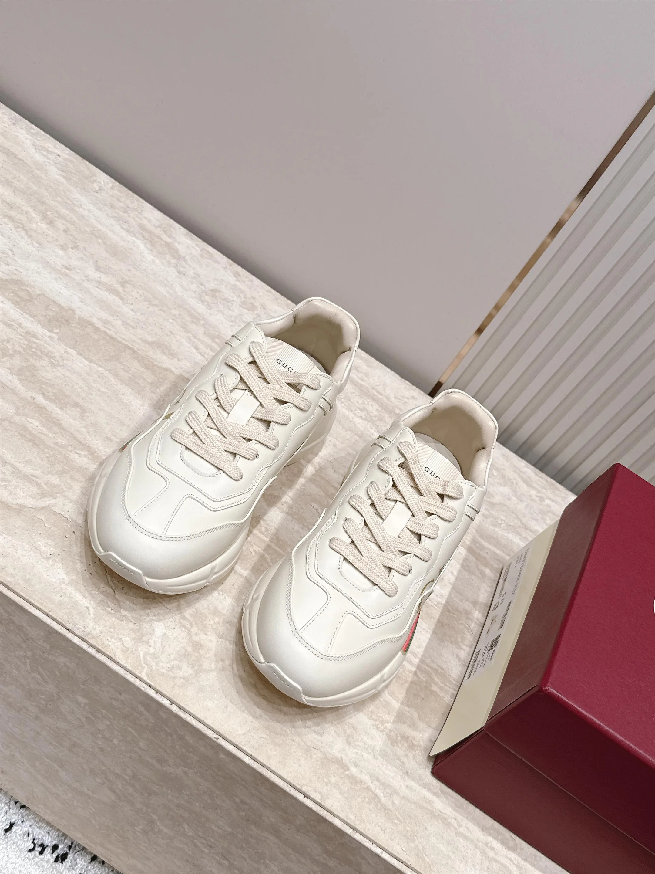 Women's Sneakers GUCCI 18025258
