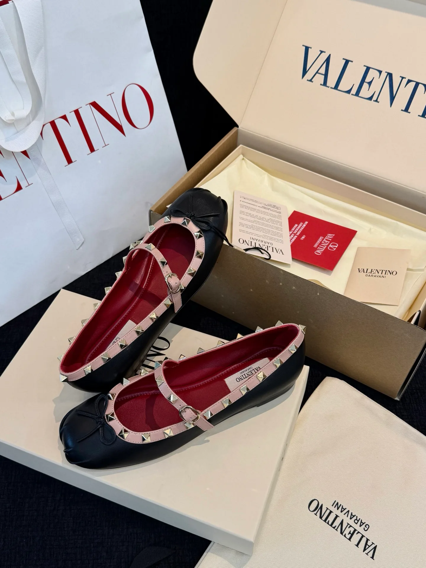 Women's Ballet Flats VALENTINO 18133415