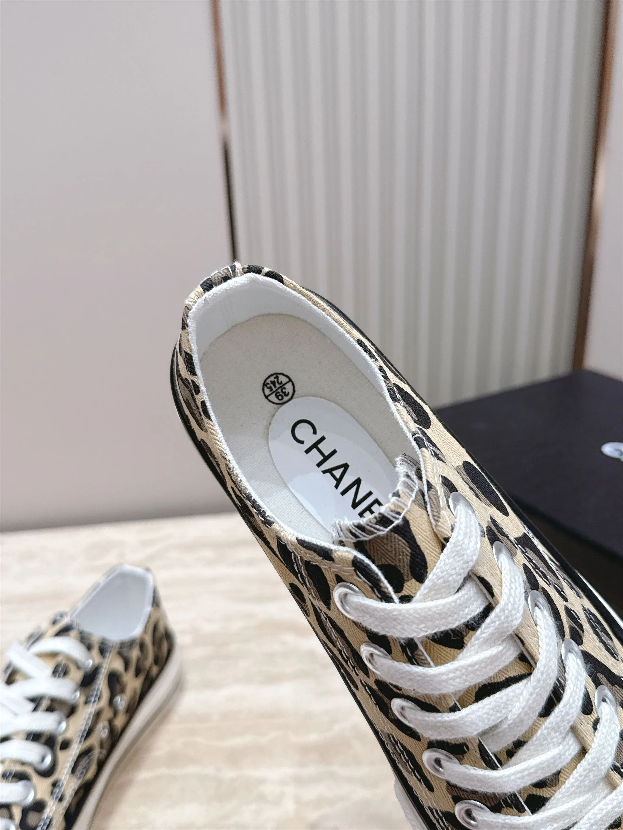 Women's Sneakers CHANEL 17934234